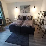 Airbnb, Doppelzimmer, Direkt An Der A2 & A14, 24 Stunden Check-in, Parkplatz, Ruhig Pensjonat 3*