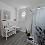 Airbnb, Doppelzimmer, Direkt An Der A2 & A14, 24 Stunden Check-in, Parkplatz, Ruhig Pensjonat 3*