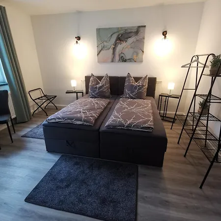 Airbnb, Doppelzimmer, Direkt An Der A2 & A14, 24 Stunden Check-in, Parkplatz, Ruhig Vendégház 3*