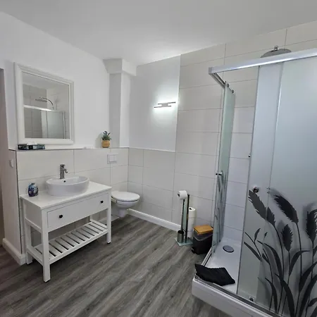 Airbnb, Doppelzimmer, Direkt An Der A2 & A14, 24 Stunden Check-in, Parkplatz, Ruhig Maison d'hôtes 3*