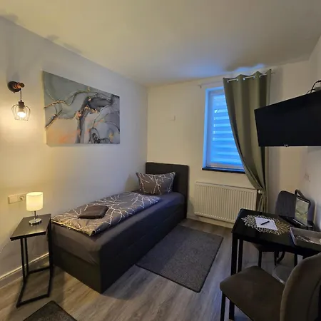 Airbnb, Doppelzimmer, Direkt An Der A2 & A14, 24 Stunden Check-in, Parkplatz, Ruhig Gasthuis Dahlenwarsleben