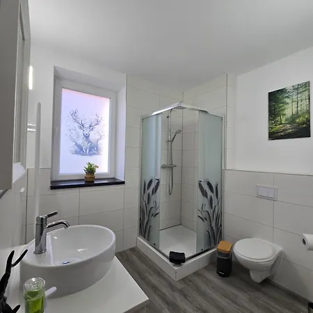 Maison d'hôtes Airbnb, Doppelzimmer, Direkt An Der A2 & A14, 24 Stunden Check-in, Parkplatz, Ruhig Dahlenwarsleben