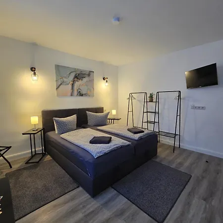 Airbnb, Doppelzimmer, Direkt An Der A2 & A14, 24 Stunden Check-in, Parkplatz, Ruhig 3*