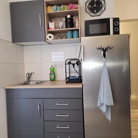 Gasthuis Airbnb, Doppelzimmer, Direkt An Der A2 & A14, 24 Stunden Check-in, Parkplatz, Ruhig Dahlenwarsleben