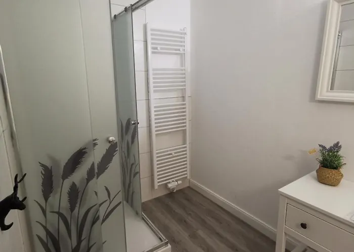 Airbnb, Doppelzimmer, Direkt An Der A2 & A14, 24 Stunden Check-In, Parkplatz, Ruhig 3*